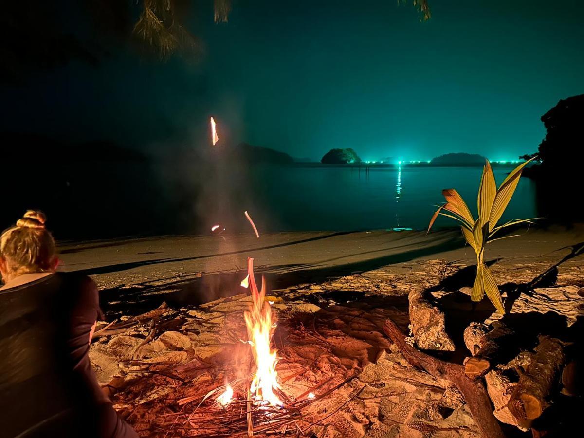 Wild Pasir Panjang Hotel Pulau Tuba Exterior photo