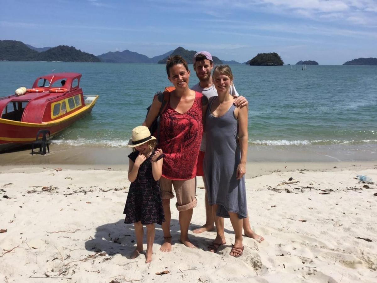 Wild Pasir Panjang Hotel Pulau Tuba Exterior photo