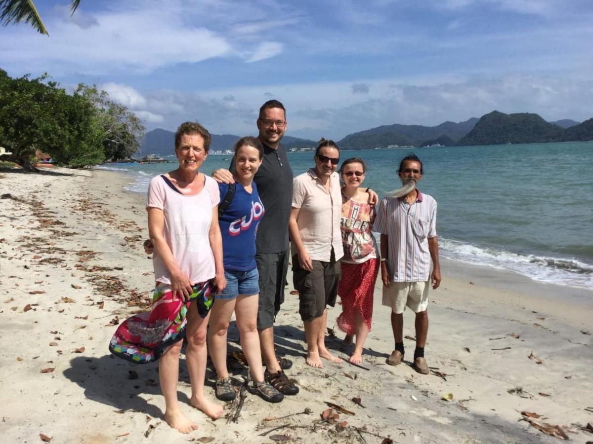 Wild Pasir Panjang Hotel Pulau Tuba Exterior photo