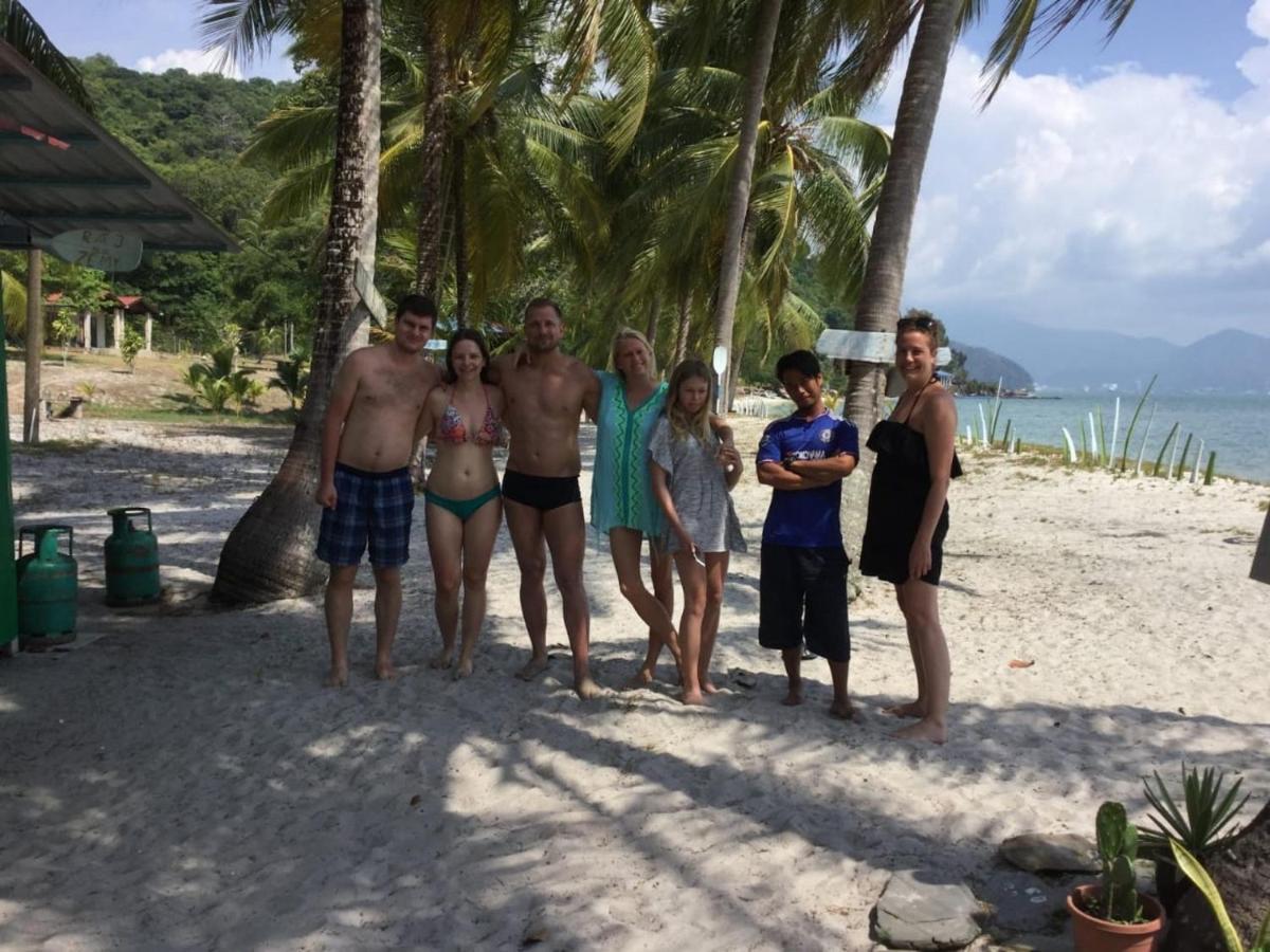Wild Pasir Panjang Hotel Pulau Tuba Exterior photo